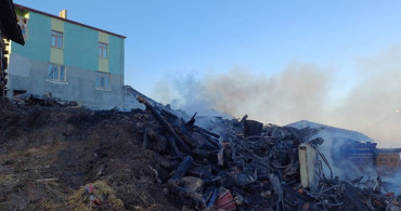 Samsun'da İki Ahşap Ev Yangınla Kullanılamaz Hale Geldi