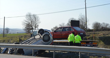 Samsun'da İki Araç Çarpıştı: 3 Yaralı