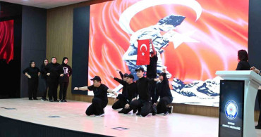 Samsun'da Özel Öğrencilerden Anlamlı Polis Gösterisi