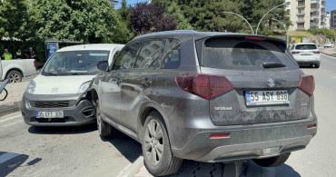 Samsun'da SUV ile hafif ticari aracın çarpıştığı kazada baba ve 2 yaşındaki oğlu yaralandı