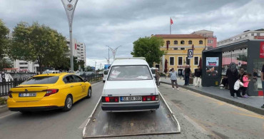 Samsun'da trafik denetiminden kaçan sürücü geri geri gitti