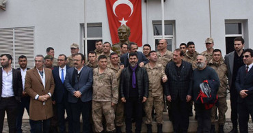 Sanatçılar Mehmetçik'e Destek İçin Hatay Sınırında!