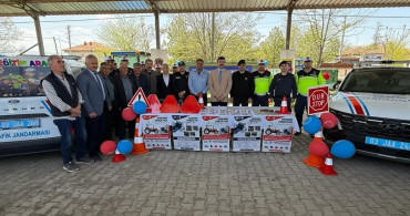 Sandıklı'da Traktör Sürücüleri İçin Reflektör Bilgilendirme Etkinliği