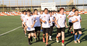 Şanlıurfa Büyükşehir Belediyesi, yaz kurslarıyla binlerce çocuğu futbolla buluşturuyor