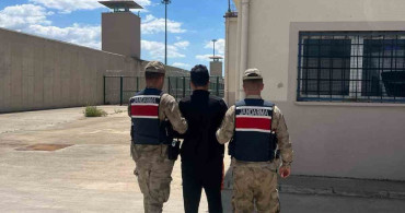 Şanlıurfa'da Göçmen Kaçakçısı Jandarma Tarafından Yakalandı