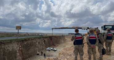 Şanlıurfa'da Kanala Düşen Otomobilde Can Pazarı