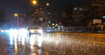 Şanlıurfa'da Sağanak Nedeniyle Eğitime Ara Verildi