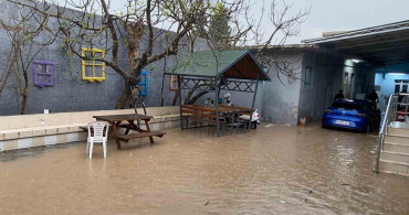 Şanlıurfa'da Sağanak Yağış Fabrikayı Su Bastı