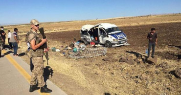 Şanlıurfa'da Tarım İşçilerini Taşıyan Minibüs Devrildi: 20 Yaralı