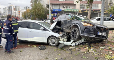 Şanlıurfa'da Trafik Kazası: 2 Yaralı