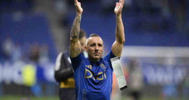 Santi Cazorla, profesyonel futbol kariyerini sonlandırdığını duyurdu