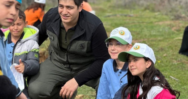 Sarıgöl'de Doğa Sevgisi Ağaç Bayramı'nda Yeşerdi