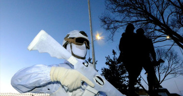Sarıkamış Şehitleri Anıldı: Meşaleli Nöbet ve Yürüyüş Düzenlendi