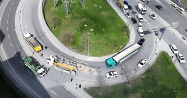 Sarıyer'de Hafriyat Kamyonu Devrildi