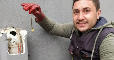 Manisa'da Şaşırtan Olay! Tıkalı Olan Su Borusundan Çeyrek Altın Çıktı