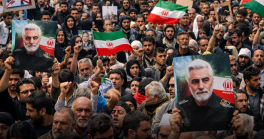 Savaş gölgesinde İran’da meydanlar doldu