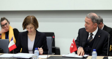 Savunma Bakanı Hulusi Akar Fransız Mevkidaşı ile Görüştü