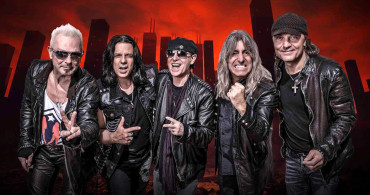Scorpions 33 yıl sonra İstanbul'da aynı stadyumda sahne aldı