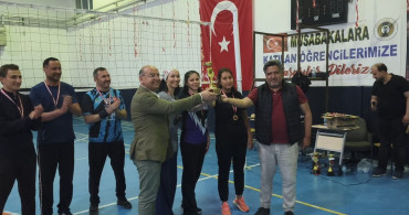 Şehit Öğretmen Fatma Nur Çelik Anısına Voleybol Turnuvası