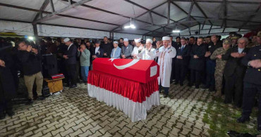 Şehit Polis Memuru Emrah Koç'un Cenazesi Gözyaşlarıyla Toprağa Verildi