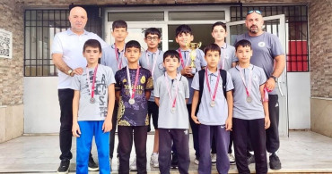 Şehit Rıfat Tunçbilek Ortaokulu'ndan futsalda önemli dereceler