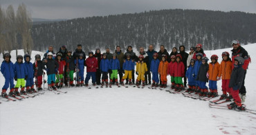 Şehit ve Gazi Ailelerinin Çocukları Kayak Öğreniyor