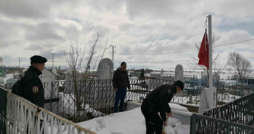 Şehitlerin Hatırası İçin Temizlik ve Bakım