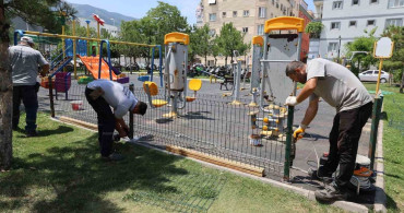 Şehzadeler’de parkların yenileme çalışmaları devam ediyor