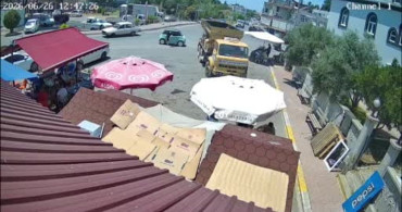 Serik’te hortum paniği: tente müşterilerin üzerine çöktü