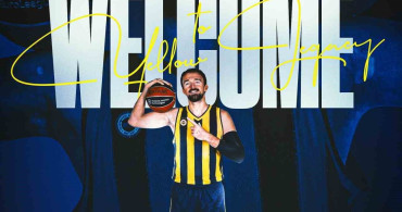 Sertaç Şanlı Fenerbahçe ile 1 yıllık sözleşme imzaladı