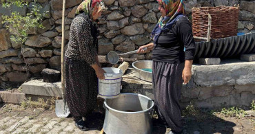 Servi köyünde asırlık gelenek yaşatılıyor: Dut pekmezi büyük emeklerle hazırlanıyor