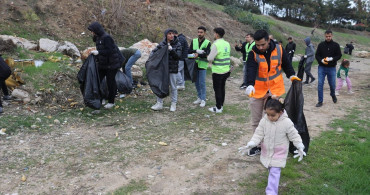 Seyhan Nehri Temizliği İçin Gönüllüler Seferber Oldu
