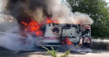Seyir Halindeki Ambulans Yandı!