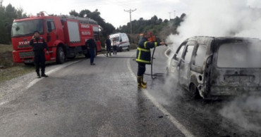 Seyir Halindeki Araç Alev Aldı