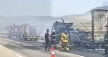 Seyir halindeki tırda yangın: Kullanılamaz hale geldi