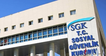 SGK önünde metrelerce kuyruk oluştu: Çok mutlu olduk sevindik