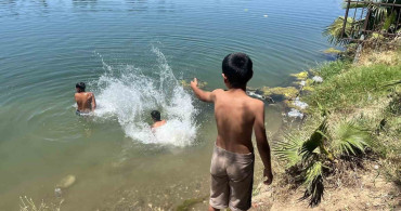 Sıcaktan bunalan Adanalılar: 'Güneş ışınları matkap gibi delip geçiyor'