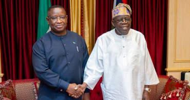 Sierra Leone Cumhurbaşkanı Bio, Nijerya Devlet Başkanı Tinubu ile Önemli Görüşmede Bir Araya Geldi