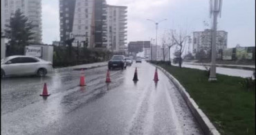 Siirt'te 50 Metrelik Köprü Kirişi Kavşakta Takıldı