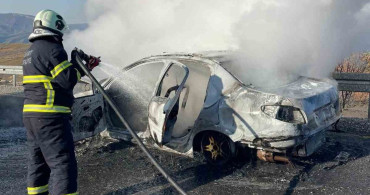 Siirt'te Alev Alan Araçtan Şansla Kurtulan Aile