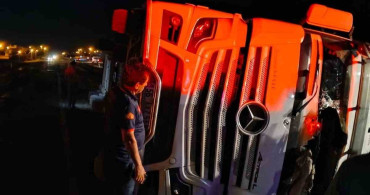 Siirt'te devrilen tırda 3 kişi yaralandı