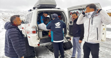 Siirt'te Kar Altında Kalan Hastalar İçin Acil Sağlık Hizmeti
