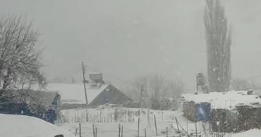 Siirt'te Nisan Ayında Kar Yağışı Şaşırttı