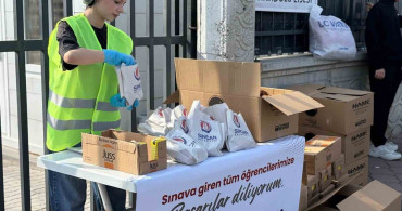 Sincan Belediyesi'nden LGS öncesi simit ve meyve suyu ikramı