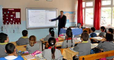 Sınıf Geçme Sistemi Nasıl Olacak, Bu Yıl Sınıfta Kalma Var Mı? İkinci Dönem İçin Not Verilecek Mi?