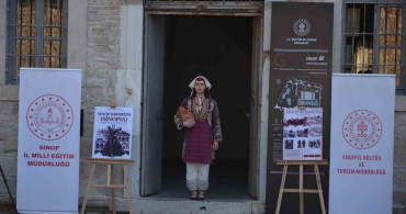 Sinop kırmızısı temalı defile büyük ilgi gördü