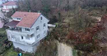 Sinop'ta Heyelan Sonrası Köy Yolu Kapandı