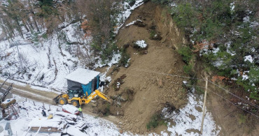 Sinop'ta Kar Yağışı Nedeniyle Toprak Kayması