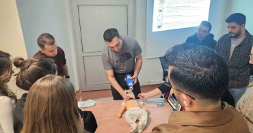 Sinop'ta Sağlıkçılara İleri Yaşam Desteği Eğitimi