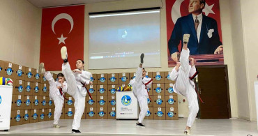 Sinop'ta Spor Malzemeleri Dağıtım Töreni Gerçekleştirildi